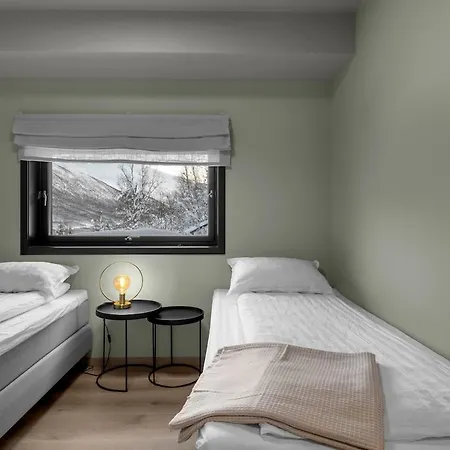 Large, Modern With Amazing Views And Heated Indoor Garage 公寓 *