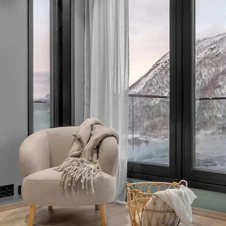 דירה Large, Modern With Amazing Views And Heated Indoor Garage *