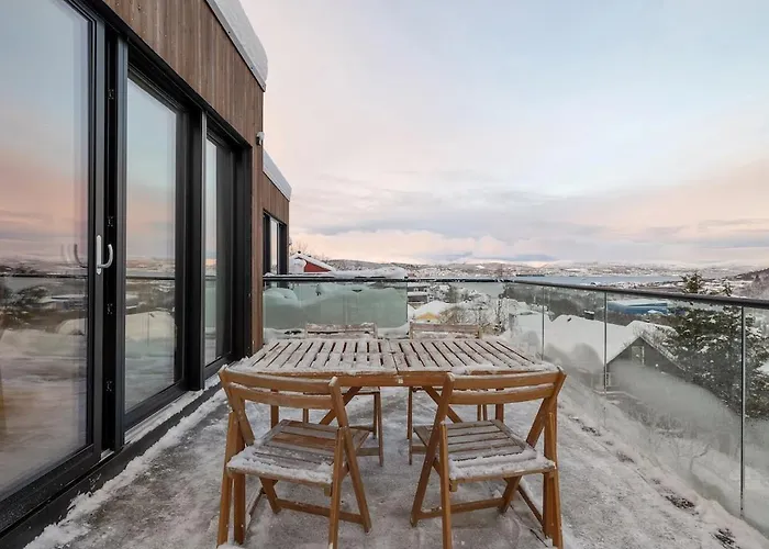 Large, Modern With Amazing Views And Heated Indoor Garage Apartament *