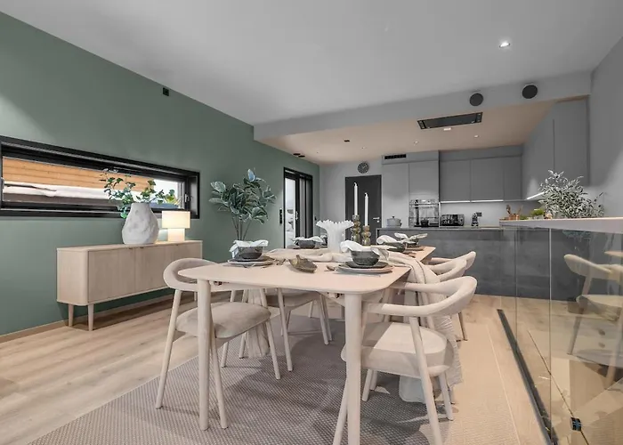 Apartament Large, Modern With Amazing Views And Heated Indoor Garage